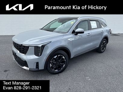 Used 2025 Kia Sorento S w/ Panoramic Sunroof Package