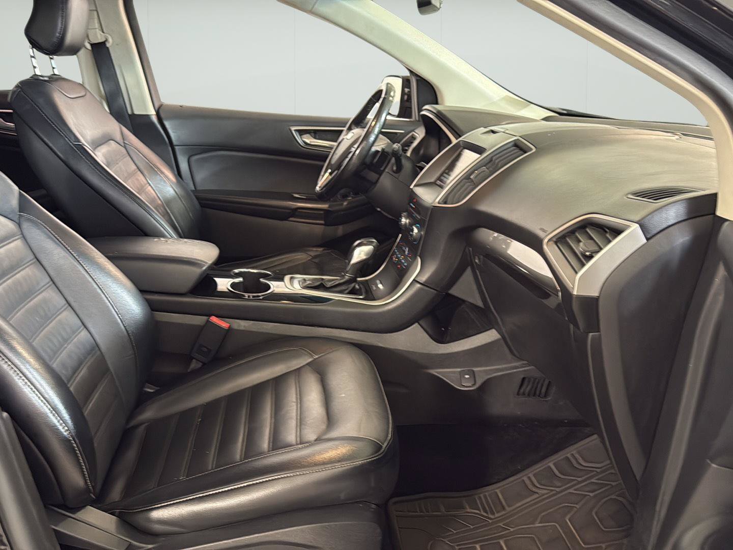 Used 2015 Ford Edge SEL w/ Equipment Group 201A AWD/4WD image 18