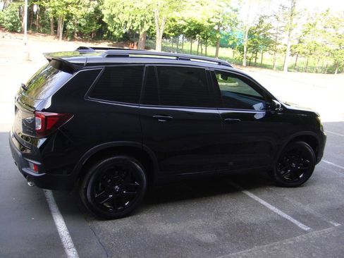 Used 2025 Honda Passport Black Edition image 7