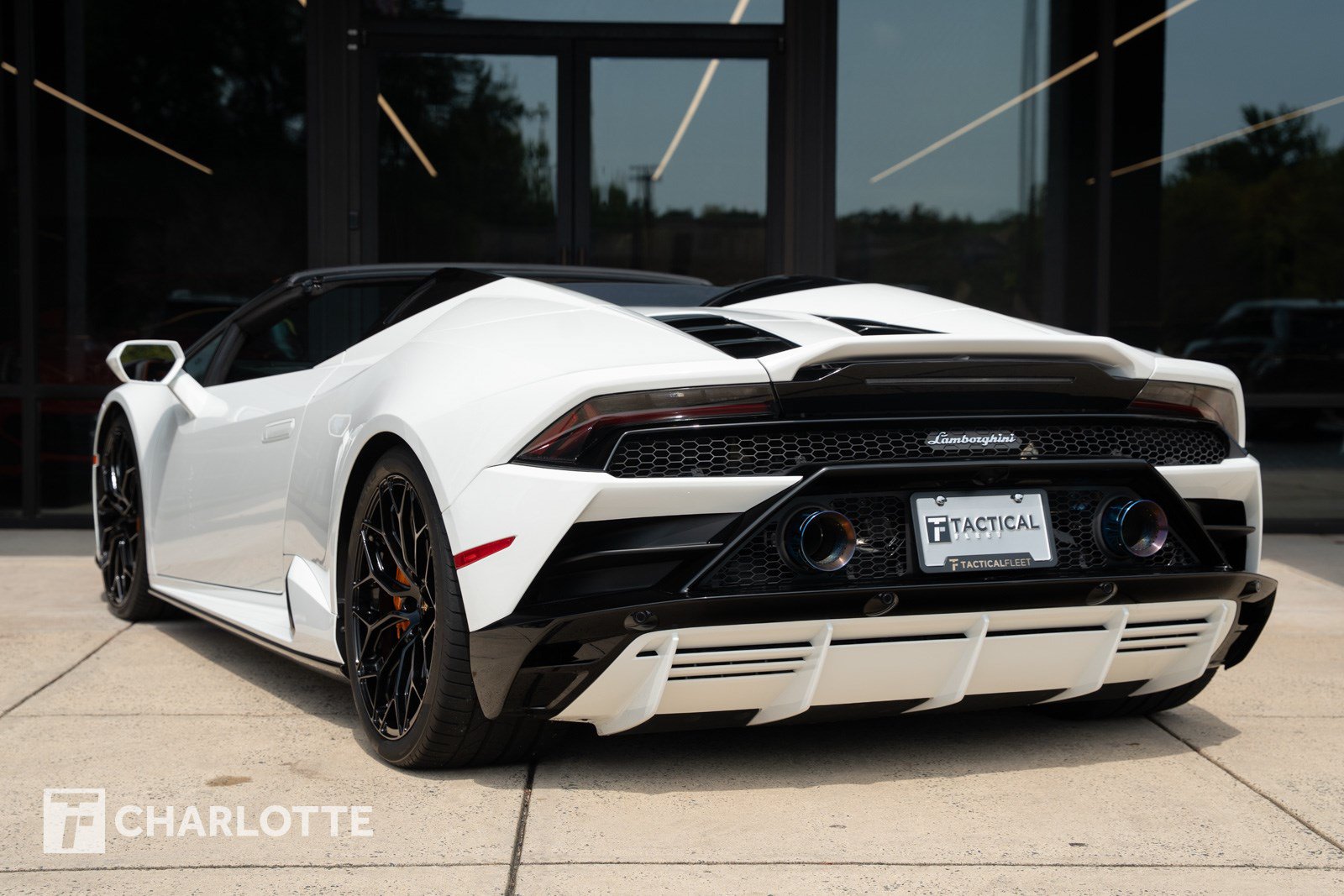 Used 2024 Lamborghini Huracan EVO AWD/4WD image 13