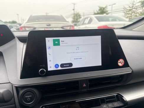 Used 2024 Toyota Prius LE FWD image 19