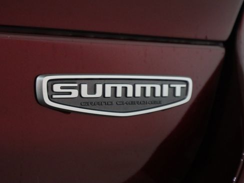 New 2026 Jeep Grand Cherokee Summit AWD/4WD image 39