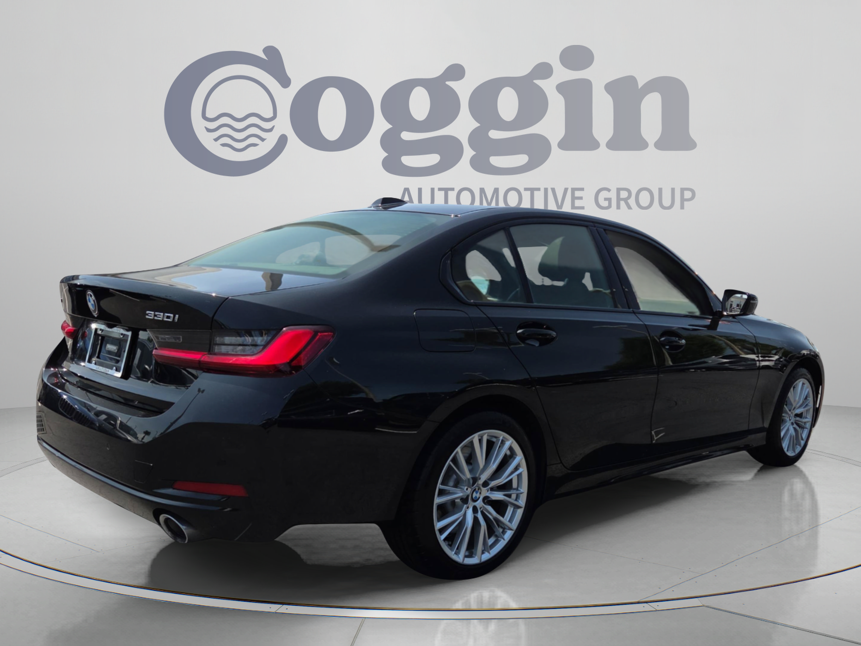 Used 2023 BMW 330i xDrive Sedan w/ Driving Assistance Package AWD/4WD image 5