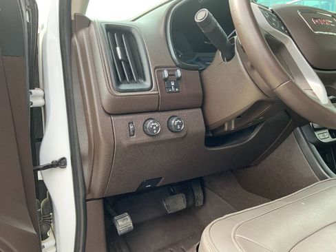 Used 2021 GMC Canyon Denali image 12