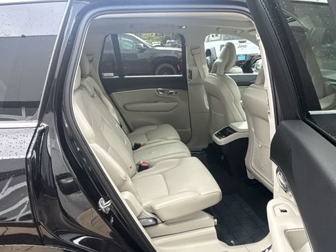 Used 2020 Volvo XC90 T6 Momentum AWD/4WD image 10