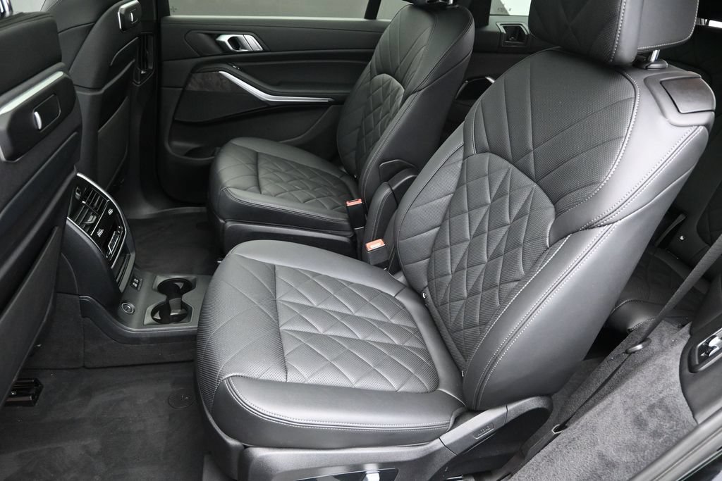 Used 2023 BMW X7 xDrive40i w/ M Sport Package AWD/4WD image 23