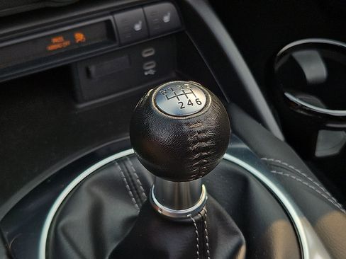 Used 2025 MAZDA MX-5 Miata Club RWD image 13