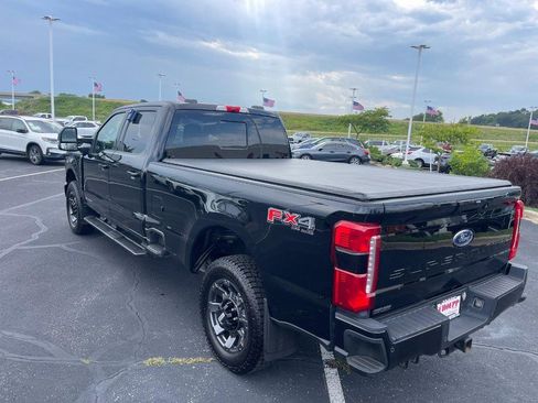 Used 2023 Ford F250 Lariat w/ Sport Appearance Package AWD/4WD image 4