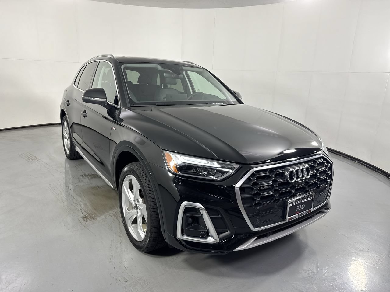 Used 2023 Audi Q5 2.0T Premium Plus w/ Premium Plus Package AWD/4WD image 4