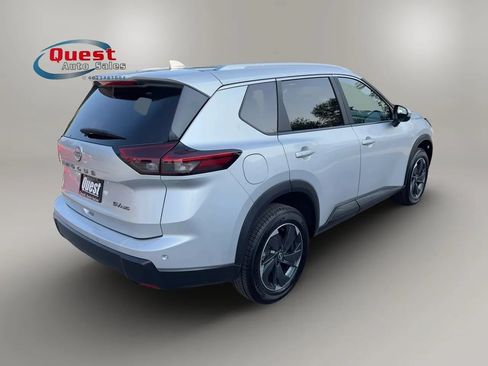 Used 2024 Nissan Rogue SV w/ SV Premium Package AWD/4WD image 3