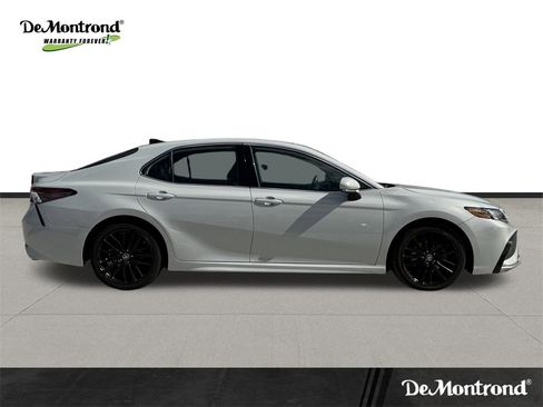 Used 2022 Toyota Camry XSE image 4