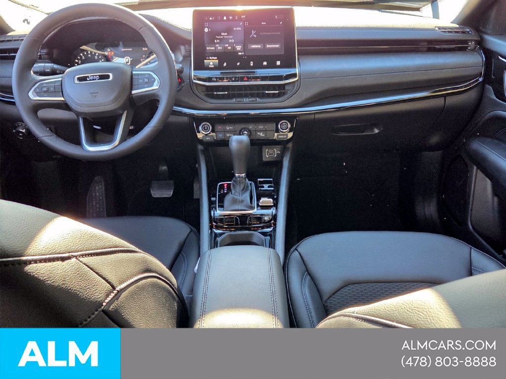 Used 2026 Jeep Compass Latitude AWD/4WD image 7
