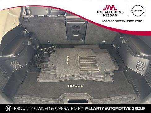 Used 2017 Nissan Rogue SL image 25