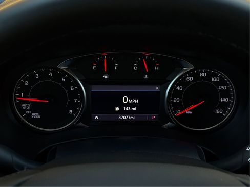 Used 2023 GMC Terrain SLT w/ Elevation Edition image 18