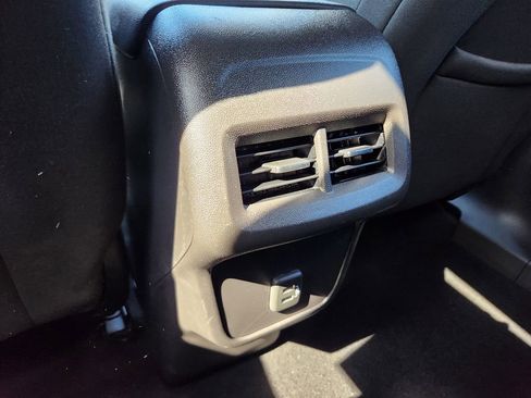 Used 2019 Chevrolet Equinox LT image 28