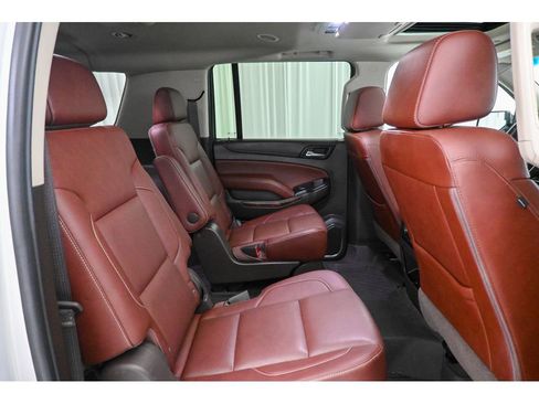 Used 2019 Chevrolet Suburban Premier image 18