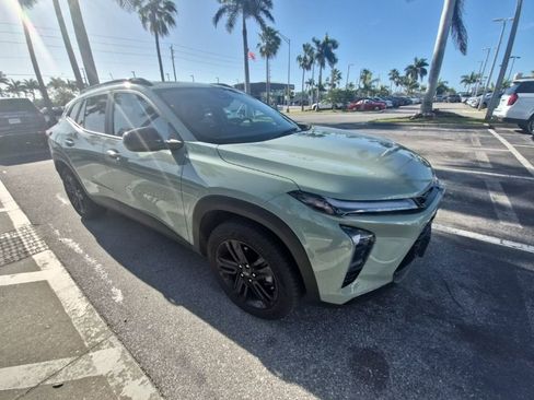 Used 2025 Chevrolet Trax ACTIV w/ Sunroof Package image 1