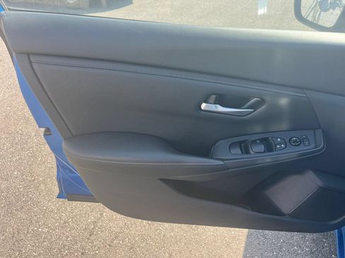 Used 2025 Nissan Sentra SV FWD image 18