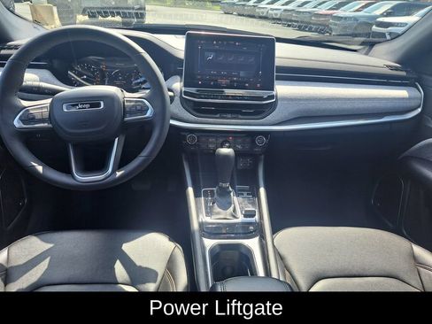 Used 2024 Jeep Compass Latitude w/ Sun and Sound Group AWD/4WD image 12
