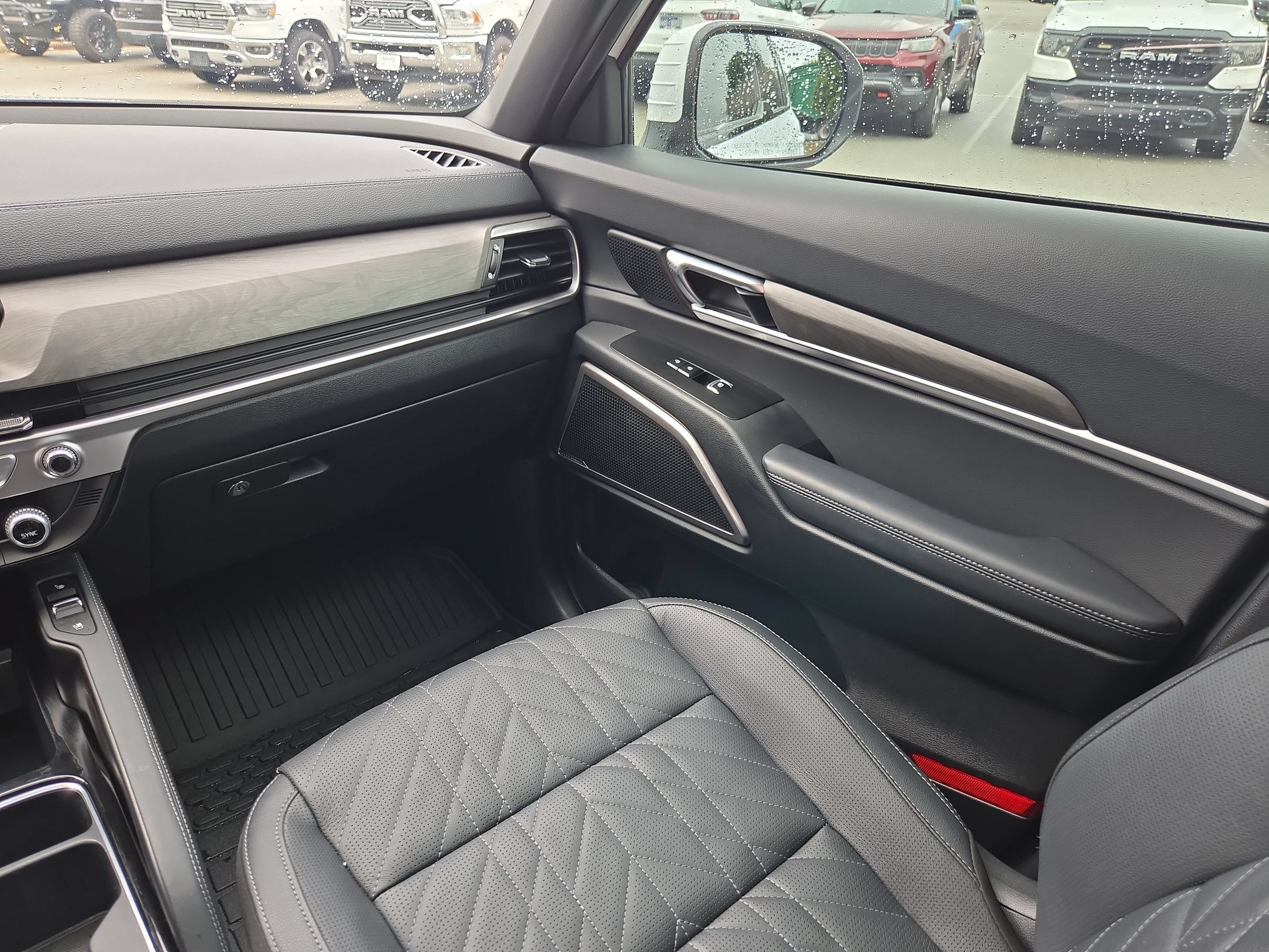 Used 2025 Kia Telluride EX X-Line AWD/4WD image 11