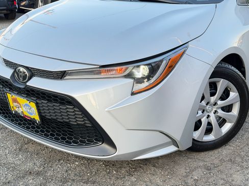 Used 2021 Toyota Corolla LE image 79
