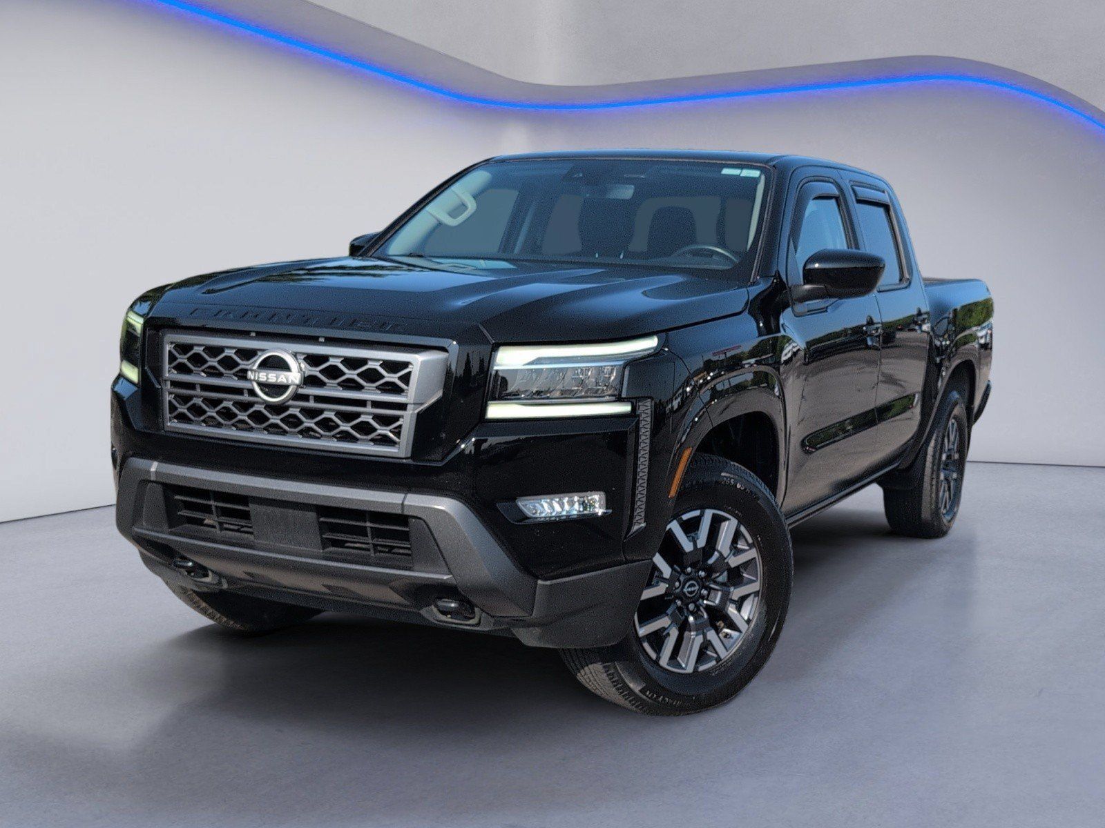 Used 2024 Nissan Frontier SL w/ Technology Package AWD/4WD image 2