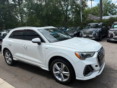 Used 2020 Audi Q3 2.0T Premium w/ Convenience Package AWD/4WD image 4