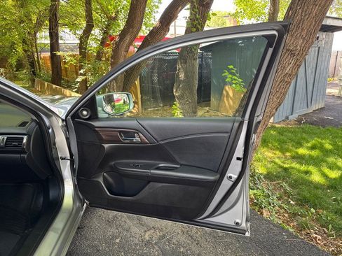 Used 2017 Honda Accord EX-L image 12