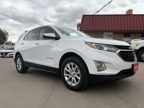 Used 2018 Chevrolet Equinox LT image 1