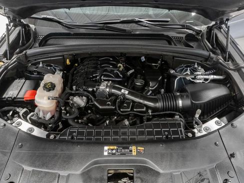 Used 2024 Jeep Grand Cherokee L Limited w/ Luxury Tech Group II AWD/4WD image 3