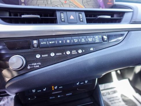 Used 2021 Lexus ES 250 w/ Premium Package image 19