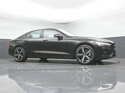 Used 2024 Volvo S60 B5 Ultimate image 35