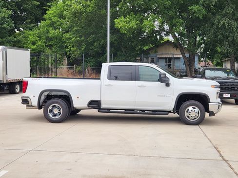 New 2026 Chevrolet Silverado 3500 LT AWD/4WD image 7