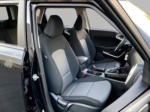 Used 2023 Kia Soul LX w/ LX Technology Package image 20