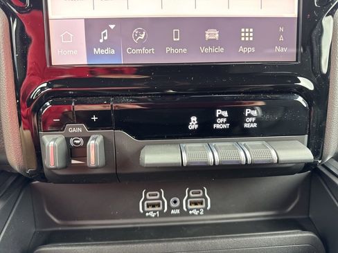 New 2026 RAM 1500 4x4 Crew Cab image 6