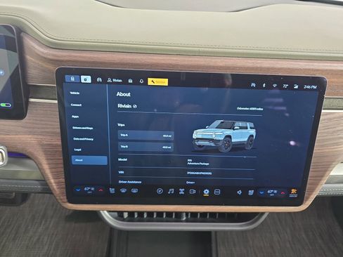 Used 2023 Rivian R1S Adventure image 29