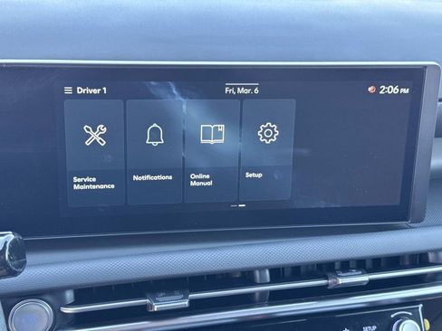 Certified 2025 Hyundai Santa Cruz SE image 13