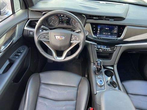 Certified 2024 Cadillac XT6 Premium Luxury w/ Platinum Package image 18