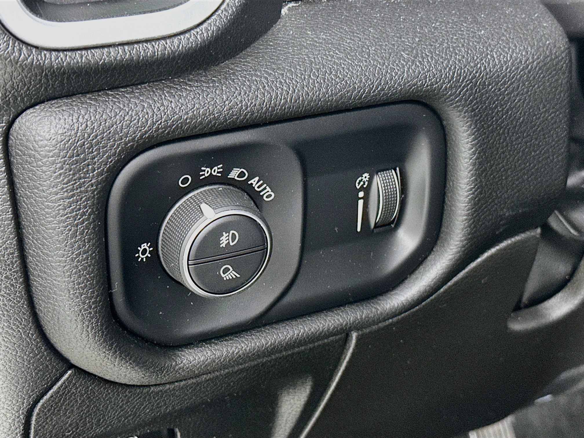 Used 2023 RAM 1500 Big Horn RWD image 10