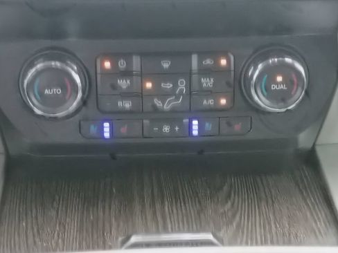 Used 2021 Ford F250 Lariat w/ Lariat Value Package AWD/4WD image 27