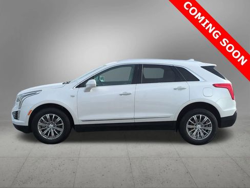 Used 2018 Cadillac XT5 Luxury w/ Driver Awareness Package image 3