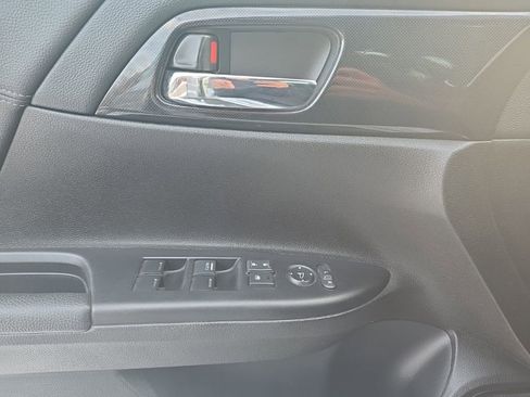 Used 2013 Honda Accord Sport image 15