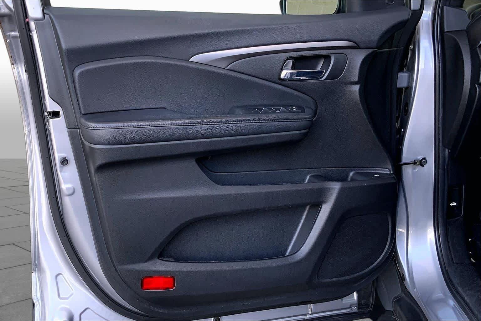 Used 2022 Honda Pilot Sport image 22