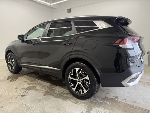 Used 2023 Kia Sportage EX image 7