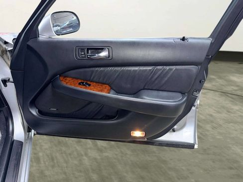Used 2002 Acura RL image 31