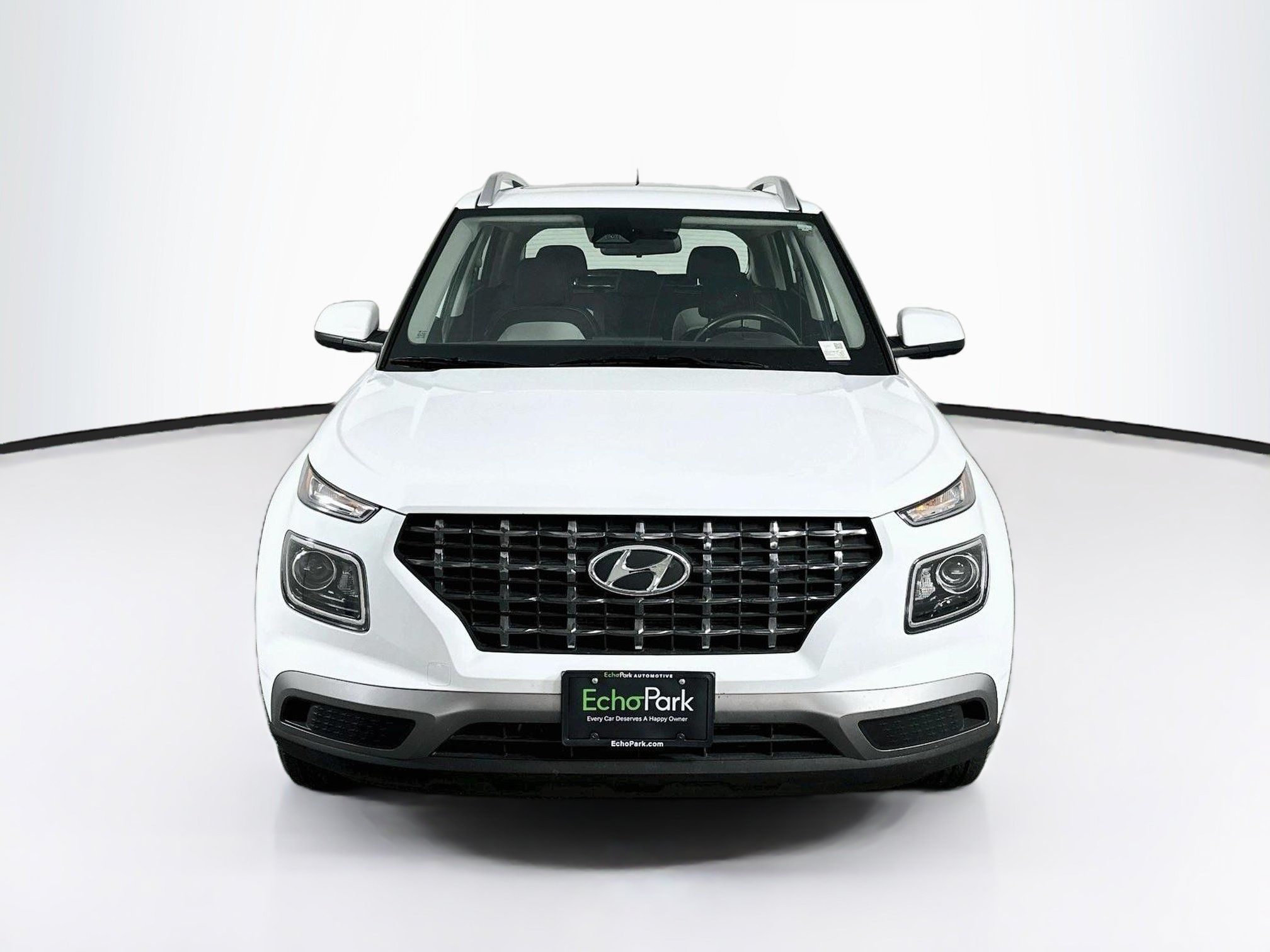 Used 2025 Hyundai Venue SEL FWD image 2