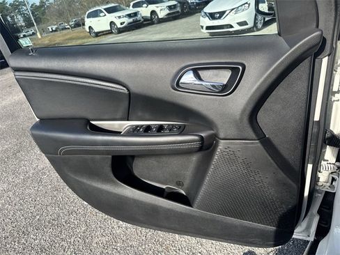 Used 2019 Dodge Journey Crossroad image 25