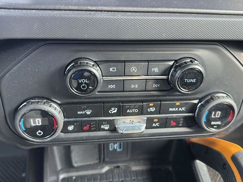 Used 2024 Ford Bronco Badlands AWD/4WD image 19