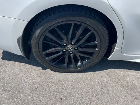 Used 2018 Toyota Camry XSE FWD image 9