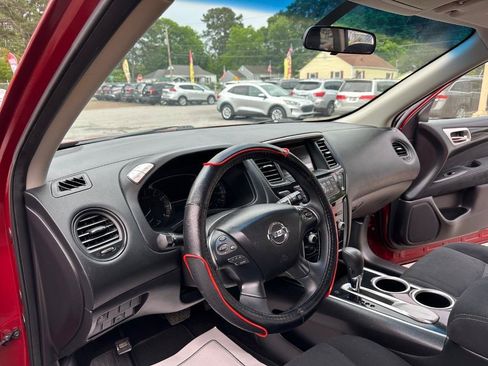 Used 2015 Nissan Pathfinder S FWD image 24